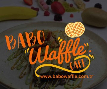 Sütlü Çikolatalı Çilekli Waffle (Büyük)